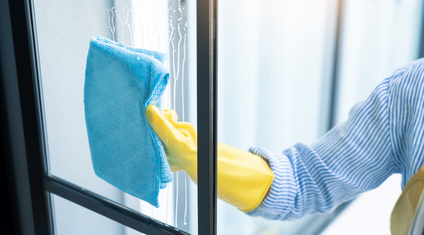 DIY Natural Glass Cleaner (Streak-Free Shine Without Harsh Chemicals)